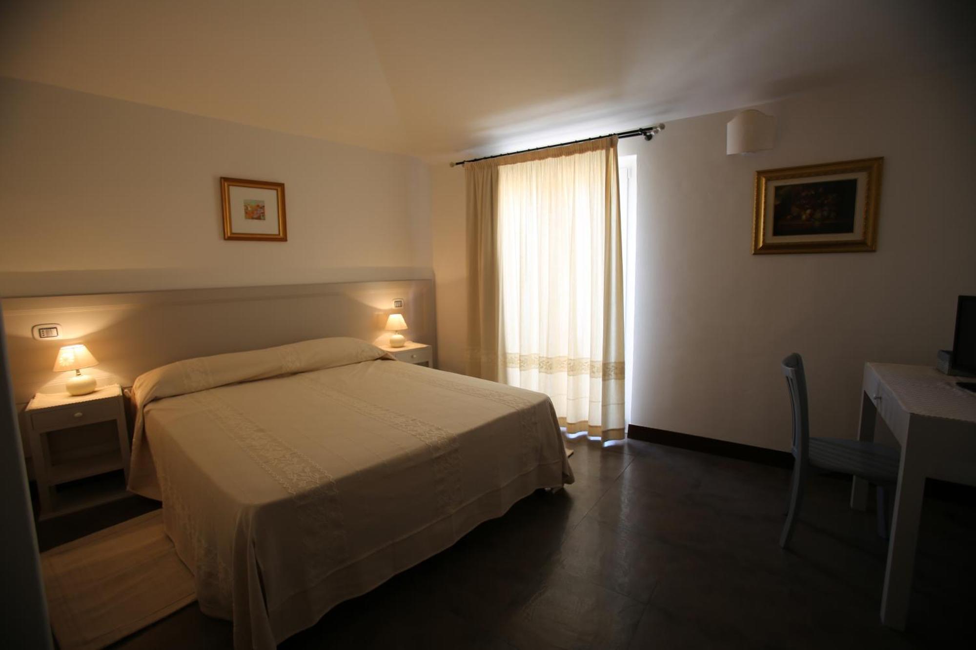 Albergo Residenziale La Corte トルトリ エクステリア 写真